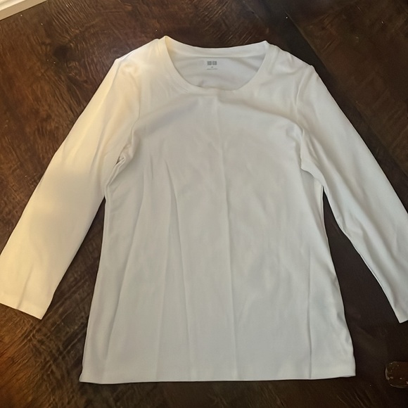 Uniqlo White Shirt - Picture 3 of 4